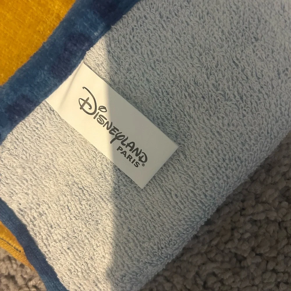 Disneyland Paris Fantasia Sorcerer Mickey Beach Towel – Authentic Disney NWT